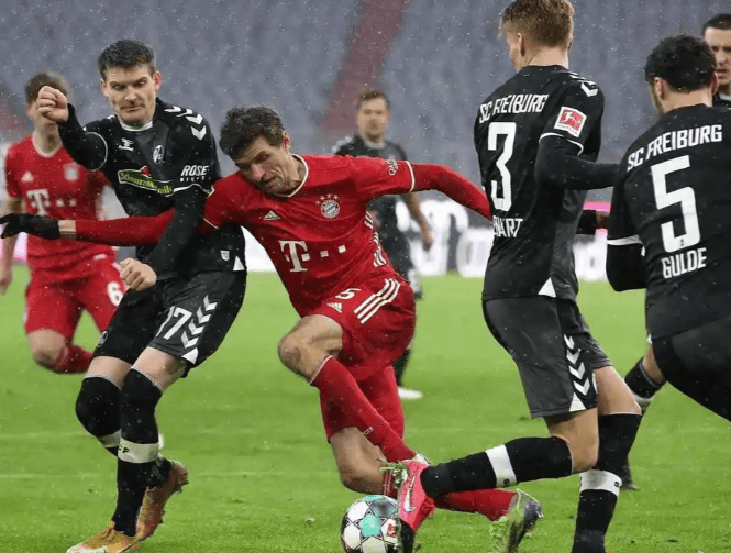 拜仁慕尼黑挑战亚特兰大：对决强弱对决