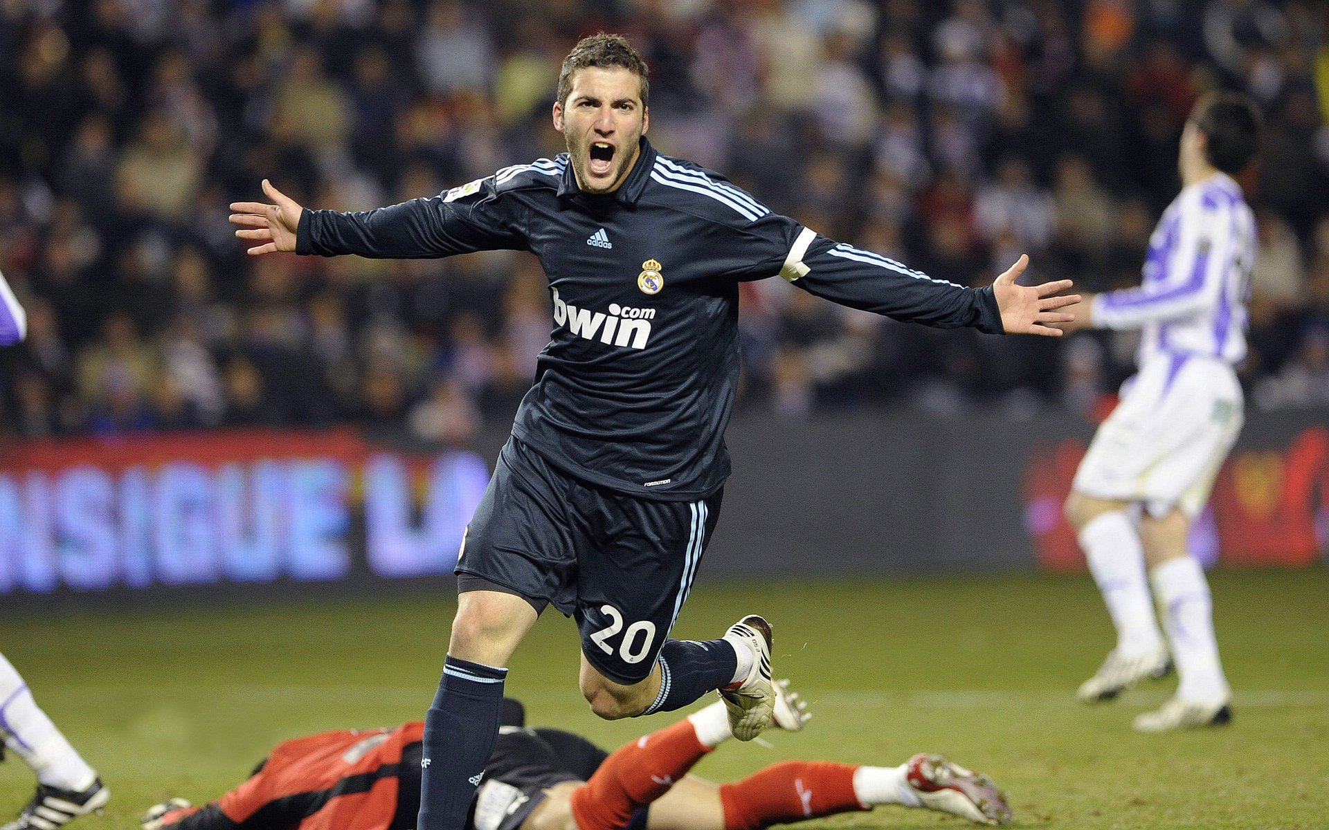 舞台定律，拉梅洛的聚光灯效应与掘金的客场哲学